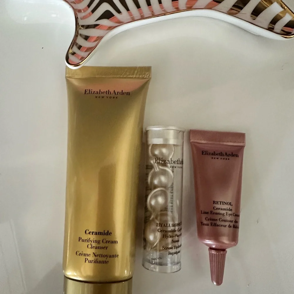 Elizabeth Arden Pink Cosmetic Bag Set